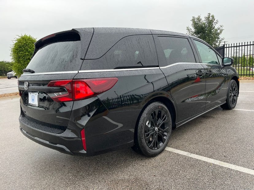 2026 Honda Odyssey - Image 2