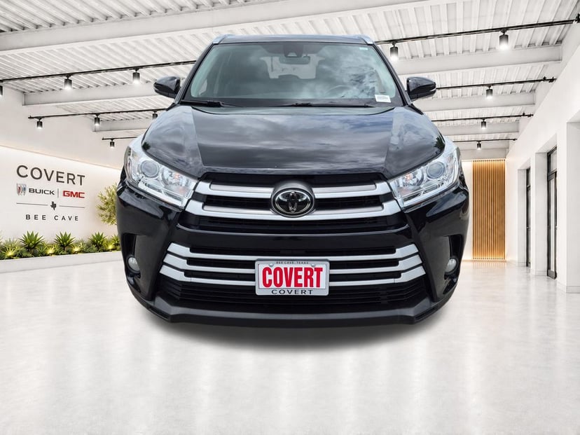 2017 Toyota Highlander - Image 2