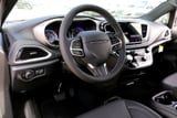2027 Chrysler Pacifica - Preview 7