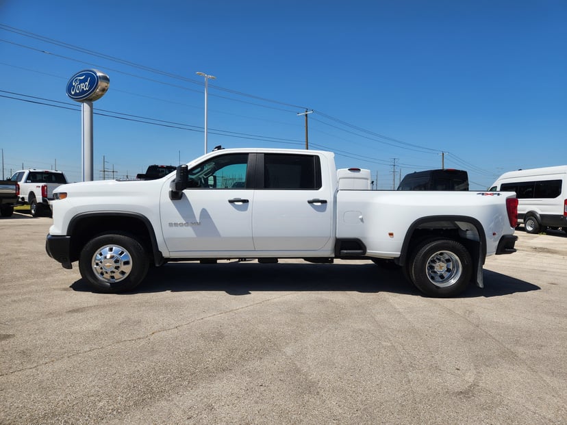 2026 Chevrolet Silverado HD - Image 3