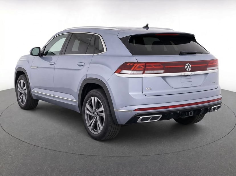 2024 Volkswagen Atlas Cross Sport - Image 3