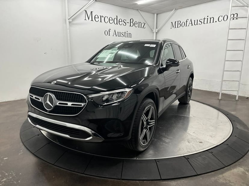 2027 Mercedes-Benz GLC - Image 3