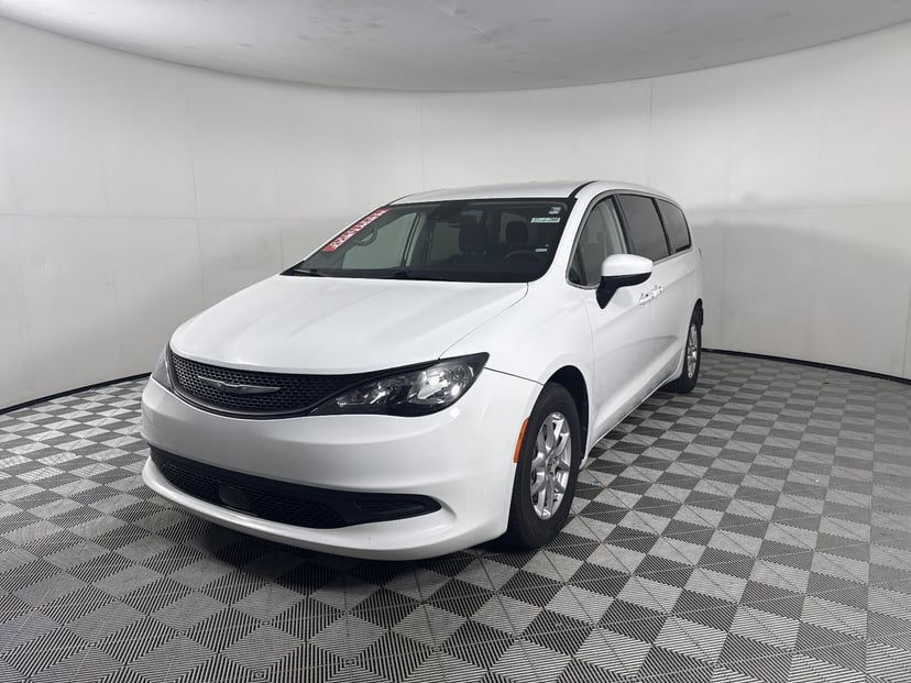 2023 Chrysler Voyager - Image 1
