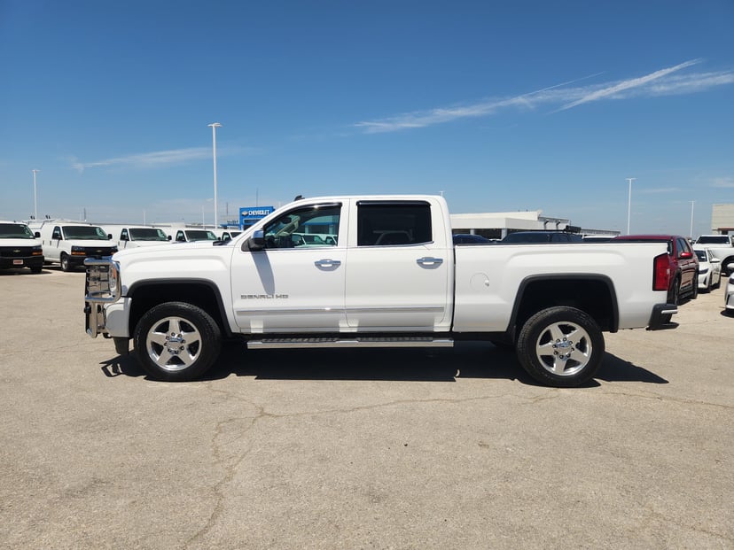 2015 GMC Sierra 2500 HD - Image 2