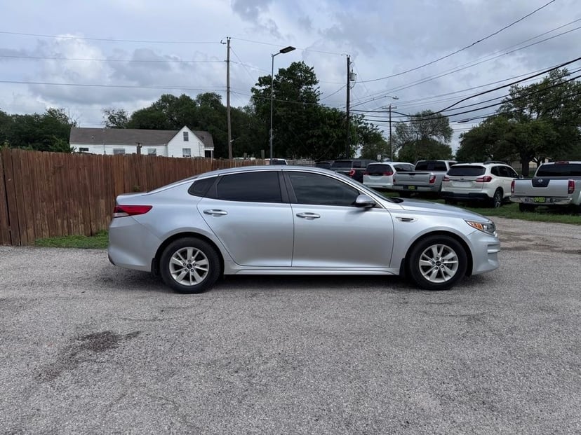 2016 Kia Optima - Image 2