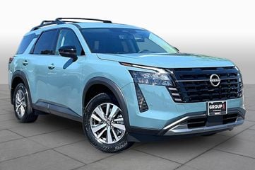 2026 Nissan Pathfinder - Image 2