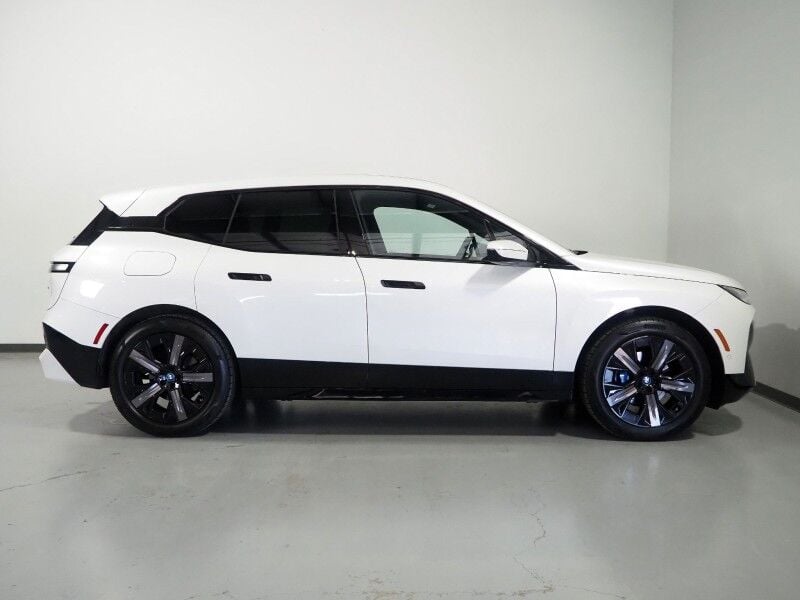 2024 BMW iX - Image 2