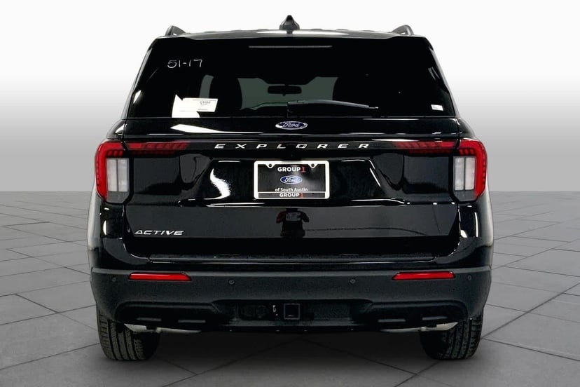 2026 Ford Explorer - Image 3