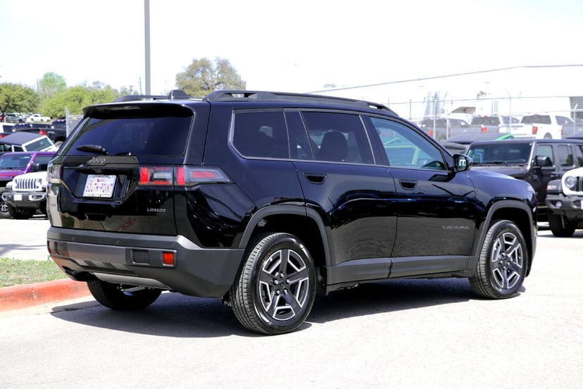 2026 Jeep Cherokee - Image 2