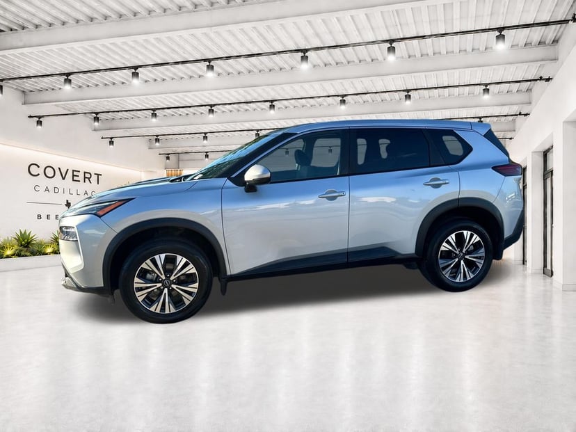 2023 Nissan Rogue - Image 2