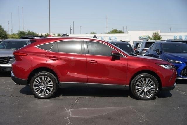 2023 Toyota Venza - Image 2