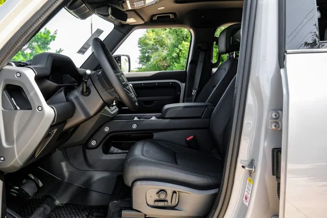 2026 Land Rover Defender - Image 3