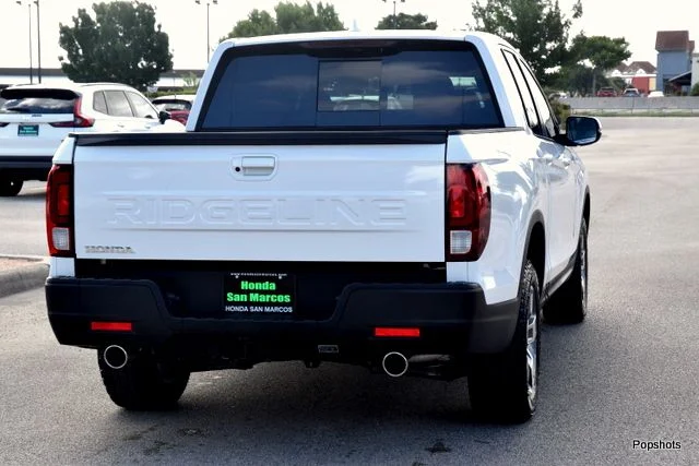 2026 Honda Ridgeline RTL 4D Crew Cab Platinum White Pearl - Image 2