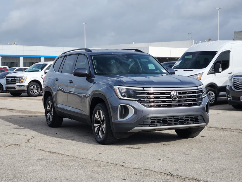 2025 Volkswagen Atlas - Image 2