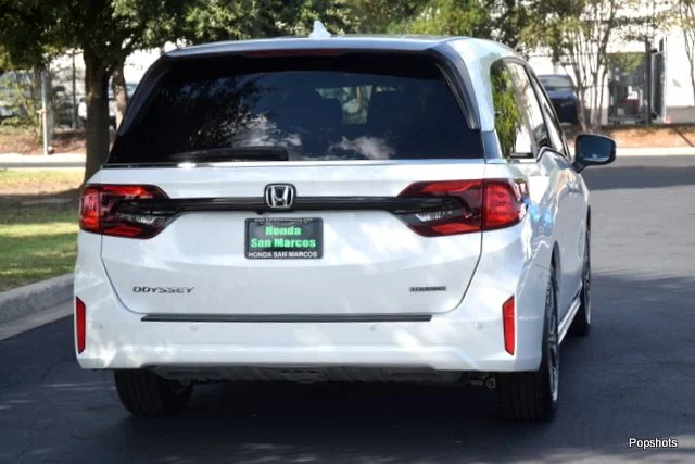 2026 Honda Odyssey - Image 3