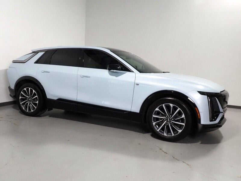 2024 Cadillac LYRIQ Sport 2 RWD - Image 2