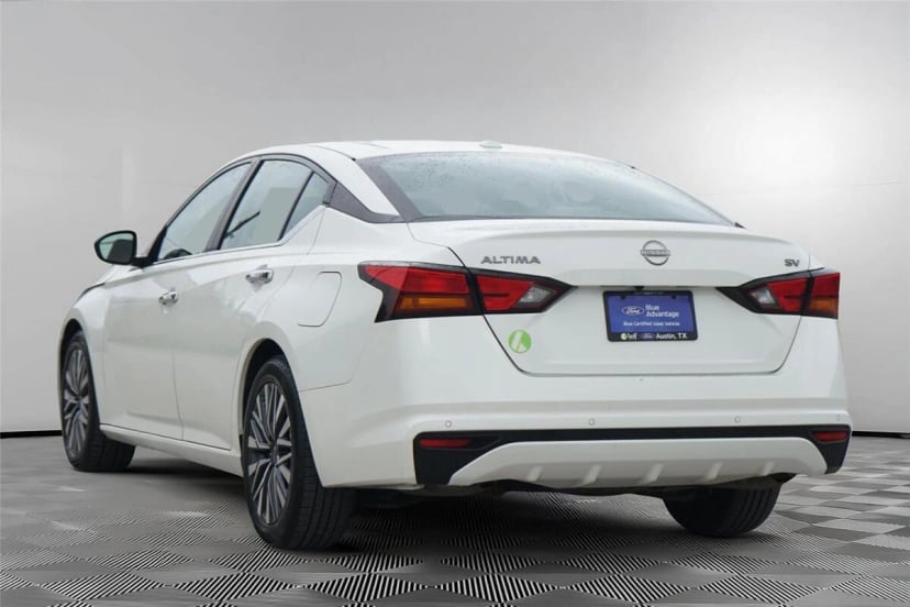 2024 Nissan Altima - Image 3