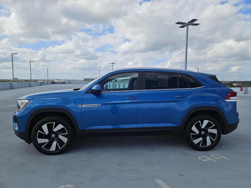 2024 Volkswagen Atlas Cross Sport - Image 1