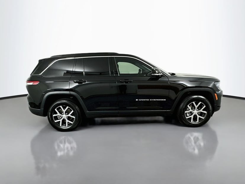 2024 Jeep Grand Cherokee - Image 2