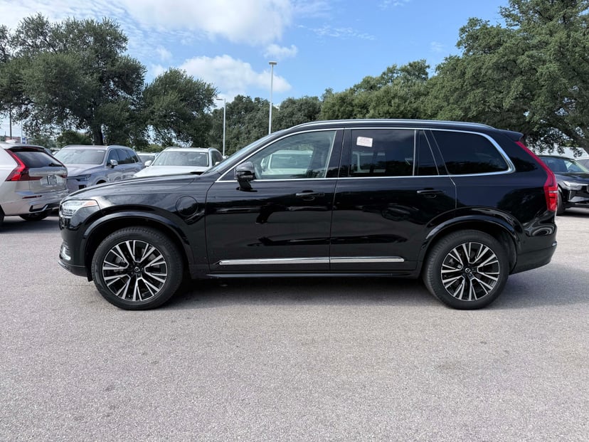 2023 Volvo XC90 - Image 2