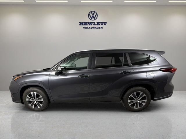 2023 Toyota Highlander - Image 2