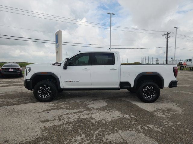 2025 GMC Sierra HD - Image 3