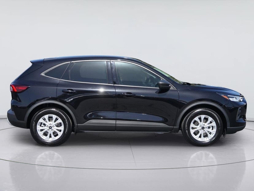 2025 Ford Escape - Image 2