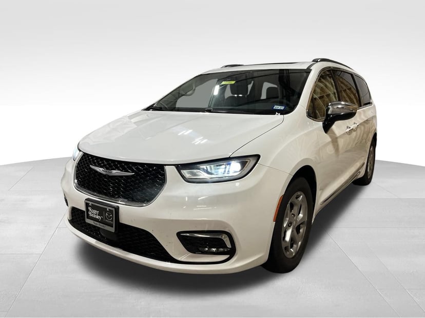 2023 Chrysler Pacifica - Image 1