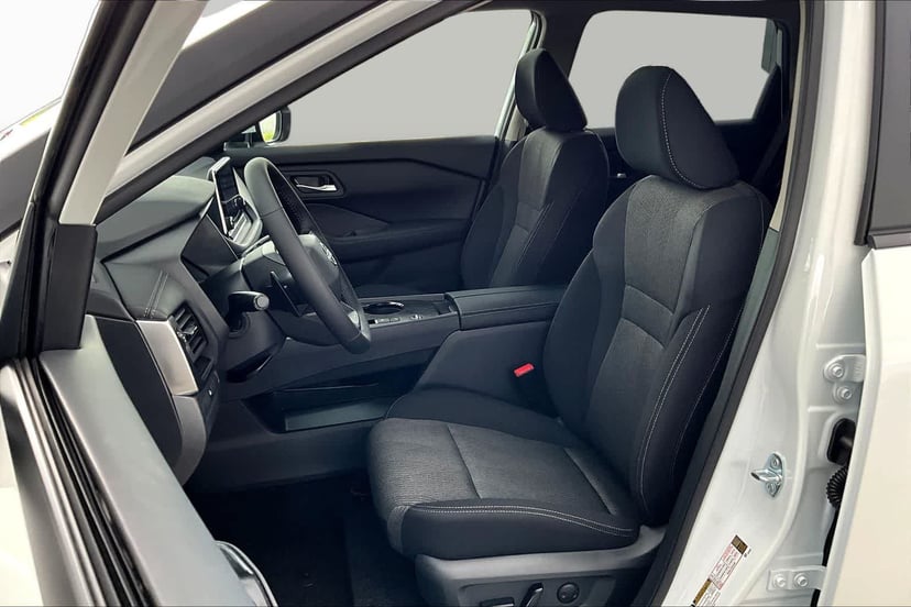 2026 Nissan Rogue - Image 2