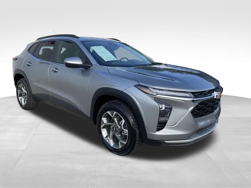 2025 Chevrolet Trax - Image 1