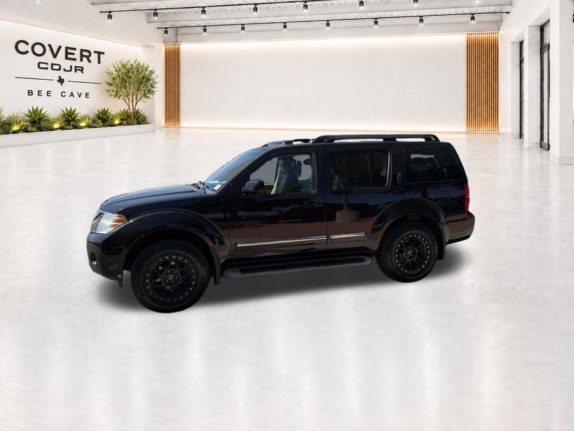 2012 Nissan Pathfinder - Image 2