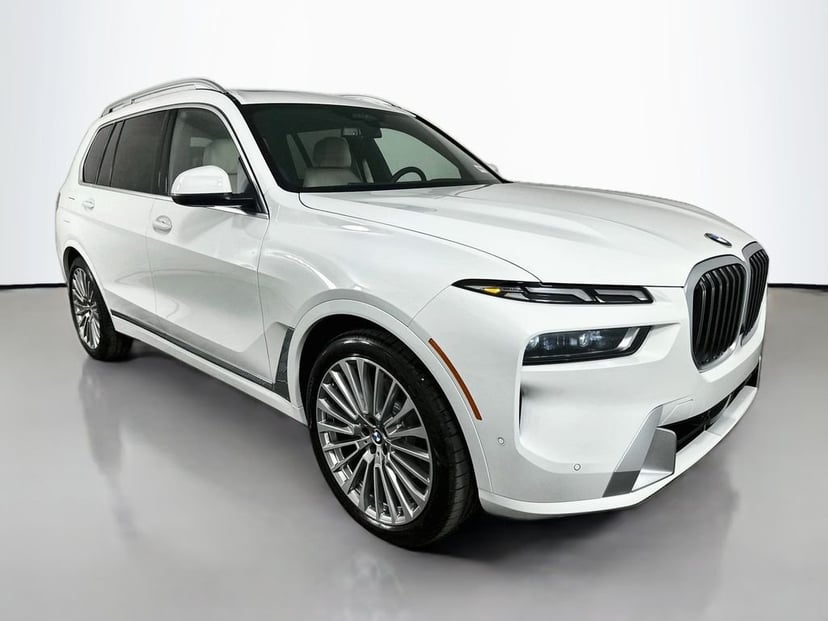 2027 BMW X7 - Image 1