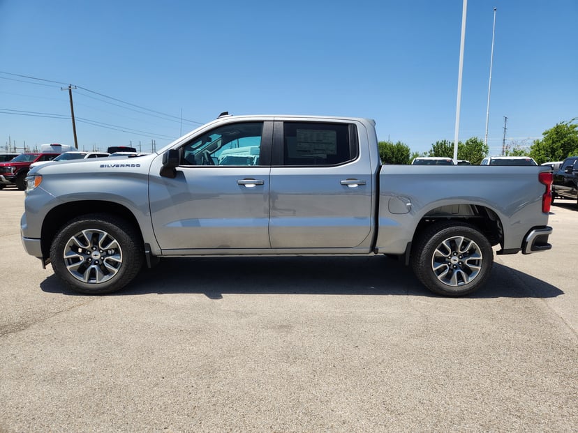 2026 Chevrolet Silverado - Image 2