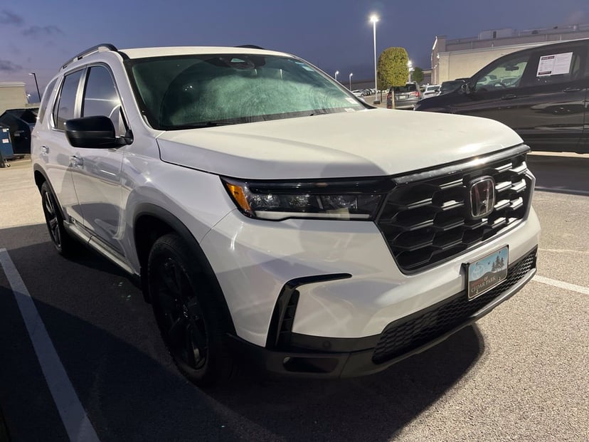 2023 Honda Pilot - Image 1