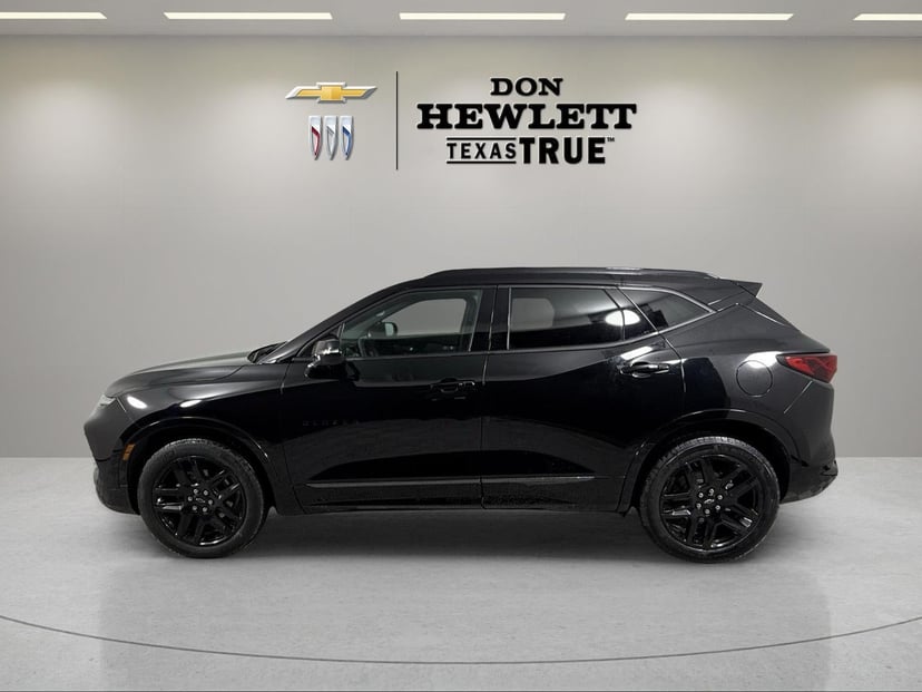 2025 Chevrolet Blazer - Image 2
