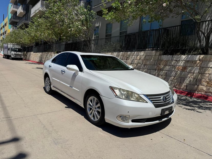 2011 Lexus ES - Image 1