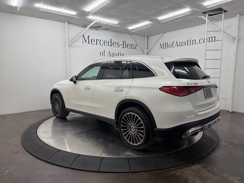 2026 Mercedes-Benz GLC - Image 2