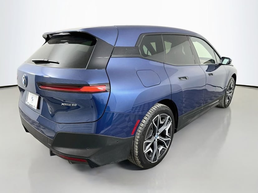 2024 BMW iX - Image 3