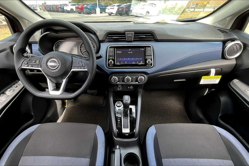 2025 Nissan Versa - Image 2