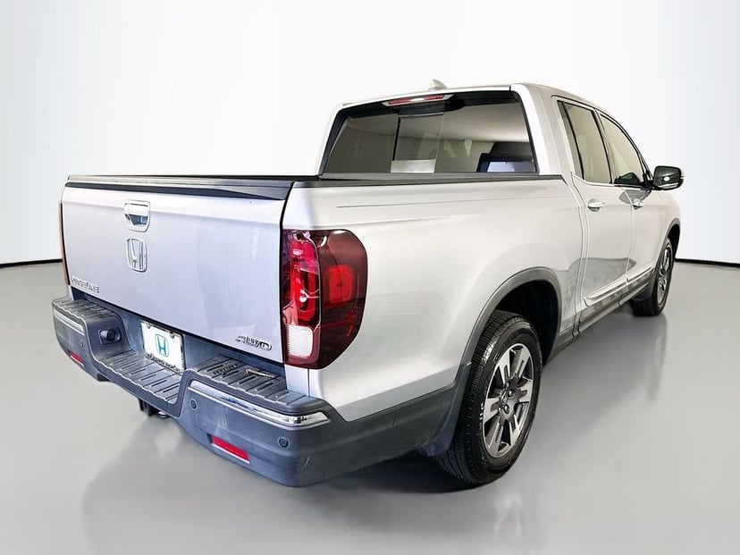 2018 Honda Ridgeline - Image 3
