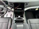 2026 Jeep Grand Wagoneer - Preview 11