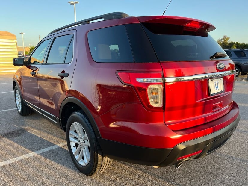 2015 Ford Explorer - Image 2