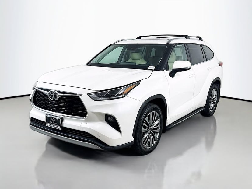 2020 Toyota Highlander - Image 1