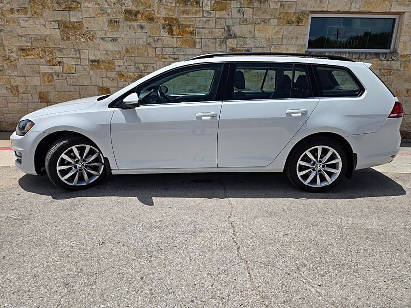 2015 Volkswagen Golf SportWagen - Image 2