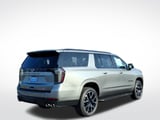2027 Chevrolet Suburban - Preview 3