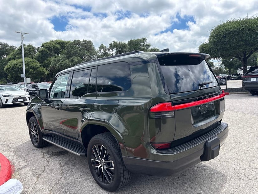 2026 Lexus GX - Image 3