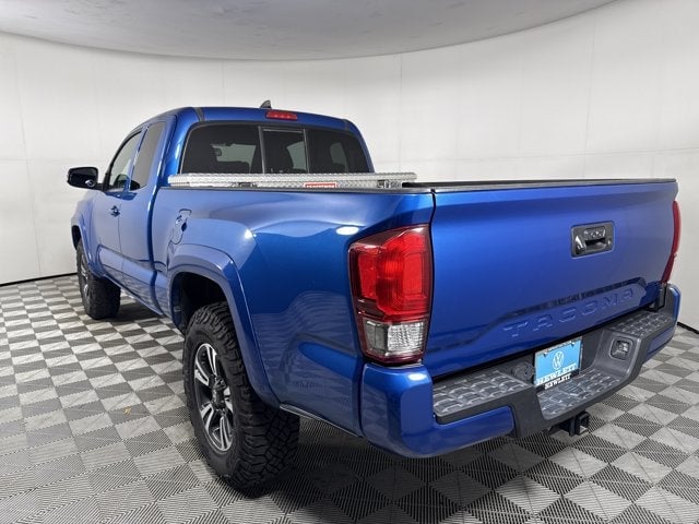 2016 Toyota Tacoma - Image 3