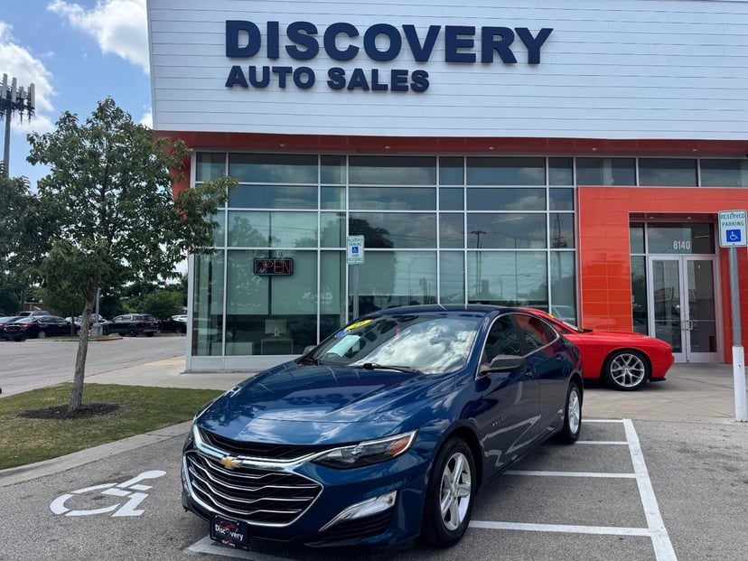 2019 Chevrolet Malibu - Image 1