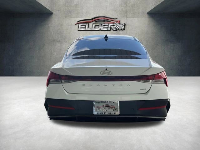 2024 Hyundai Elantra - Image 2