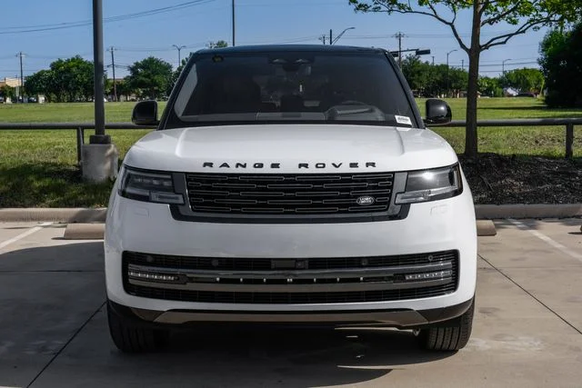 2026 Land Rover Range Rover SE 4D Sport Utility White - Image 3